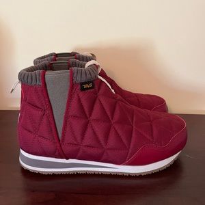 Teva Ember mid boot